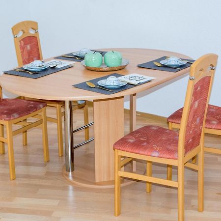 Schoene 2-Raum-Wohnung Im Zentrum Waltershausens Esterno foto