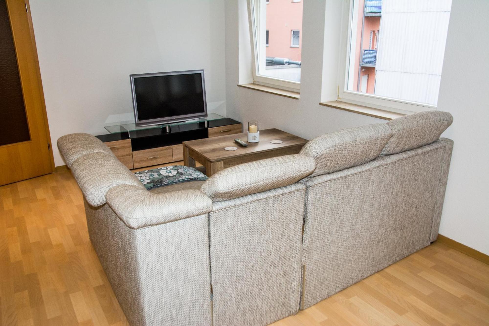 Schoene 2-Raum-Wohnung Im Zentrum Waltershausens Esterno foto